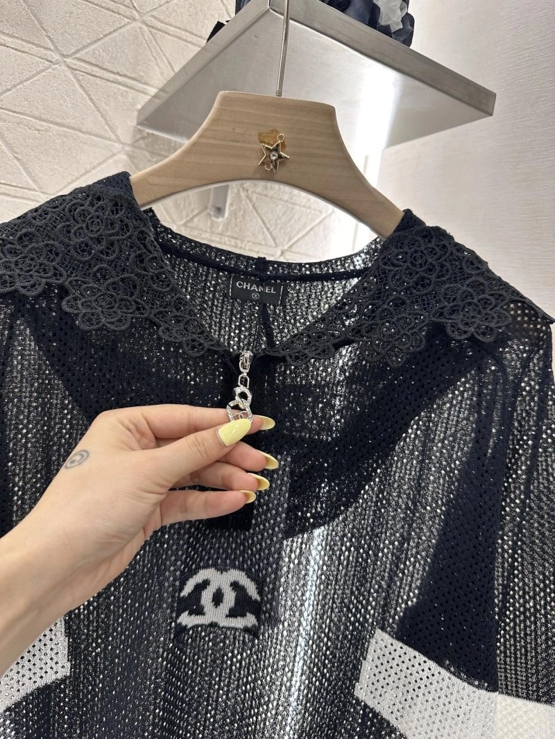 Vibrant Chanel Sweaters 109697