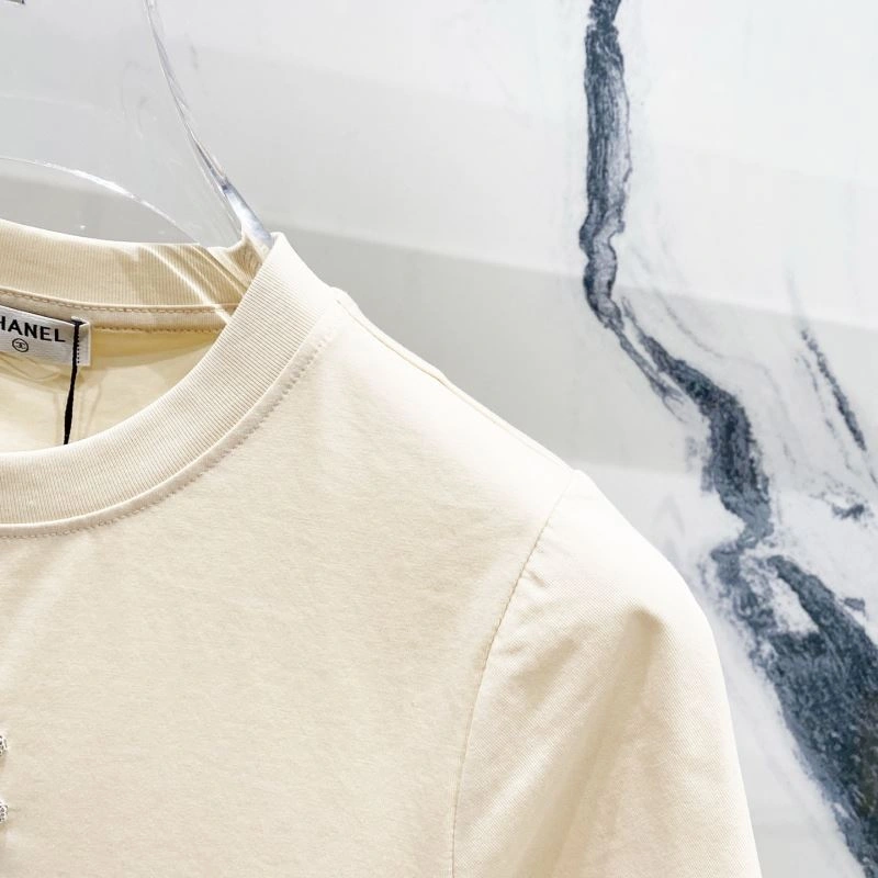 Versatile Chanel T-Shirts 111361