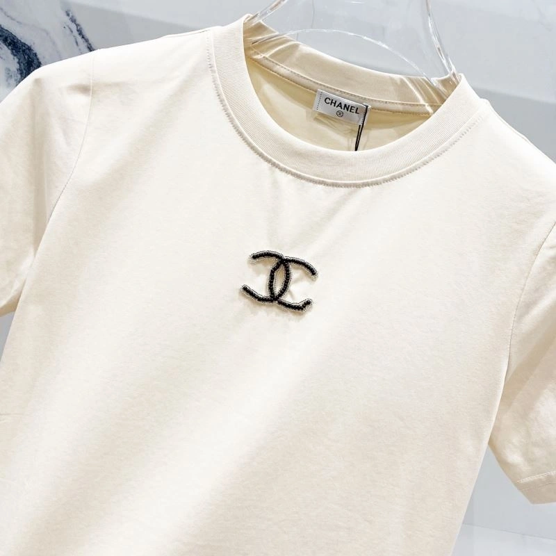 Versatile Chanel T-Shirts 111361