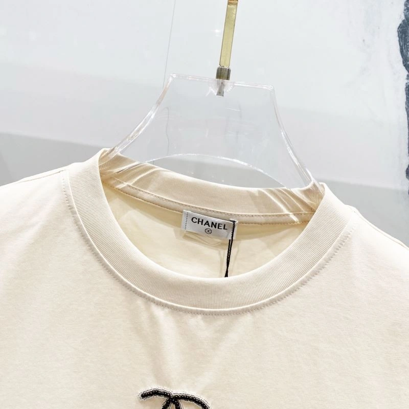 Versatile Chanel T-Shirts 111361