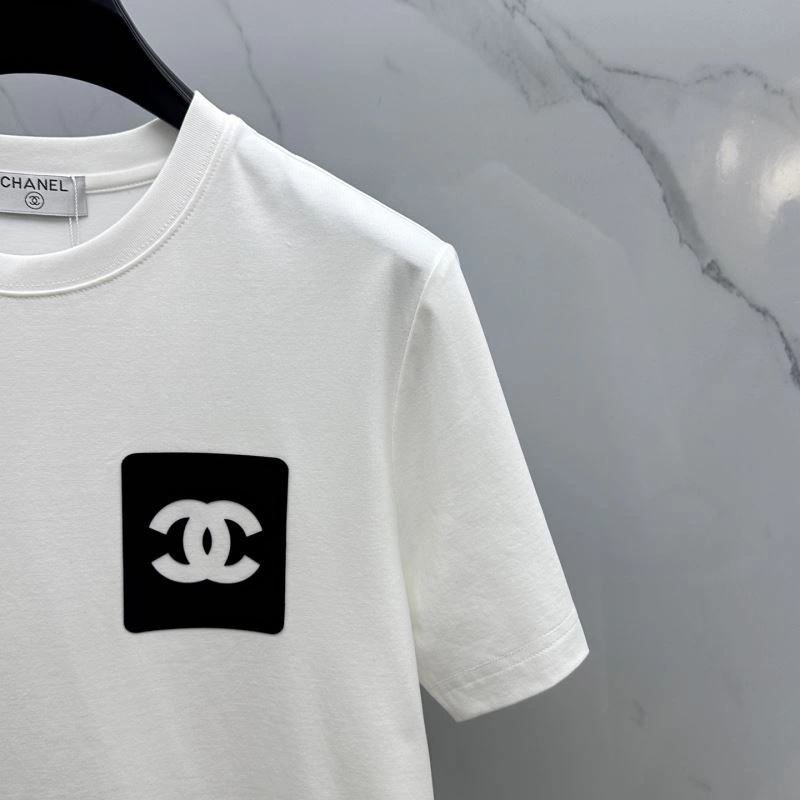Cozy Chanel T-Shirts 111350