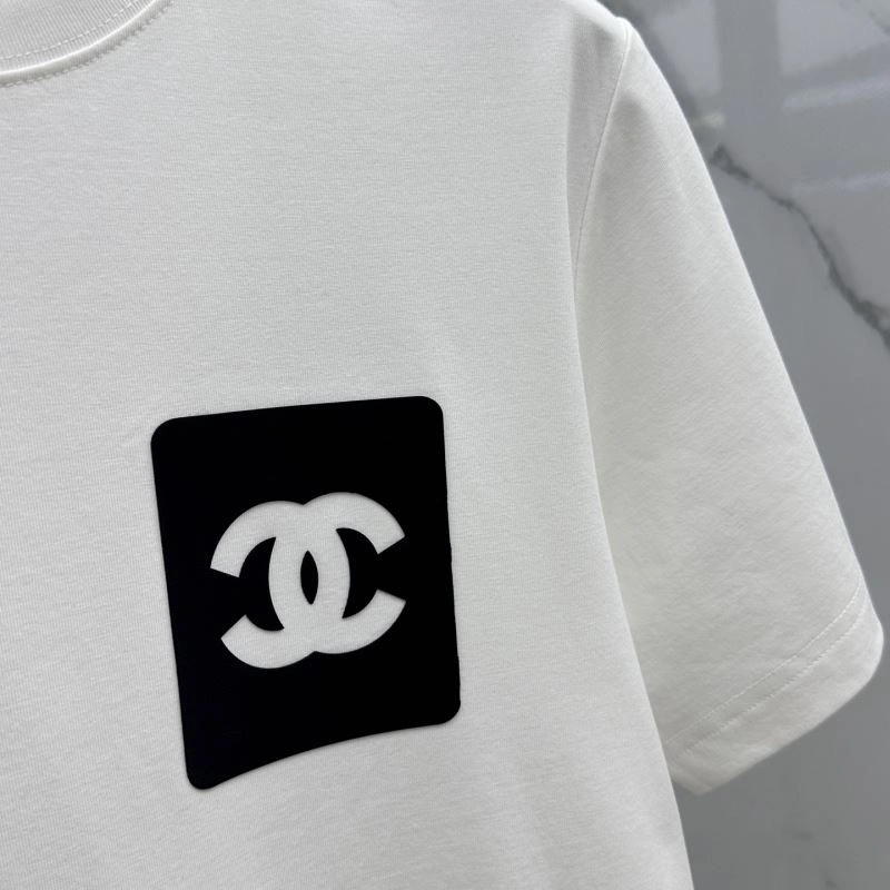Cozy Chanel T-Shirts 111350