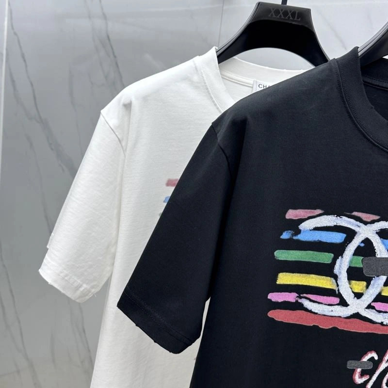 Effortless Chanel T-Shirts 111343