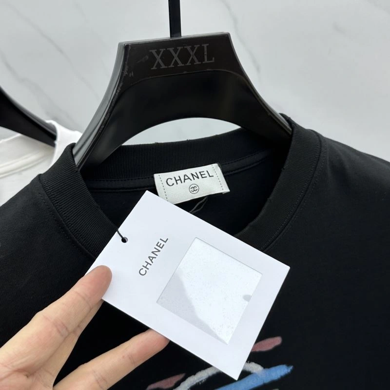 Effortless Chanel T-Shirts 111343