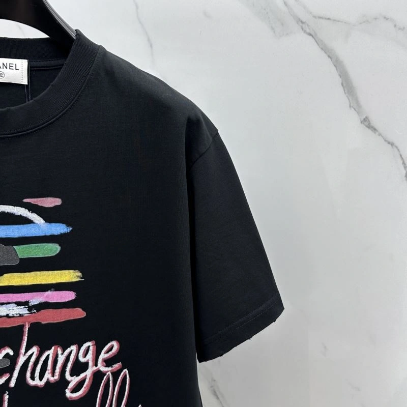 Effortless Chanel T-Shirts 111343