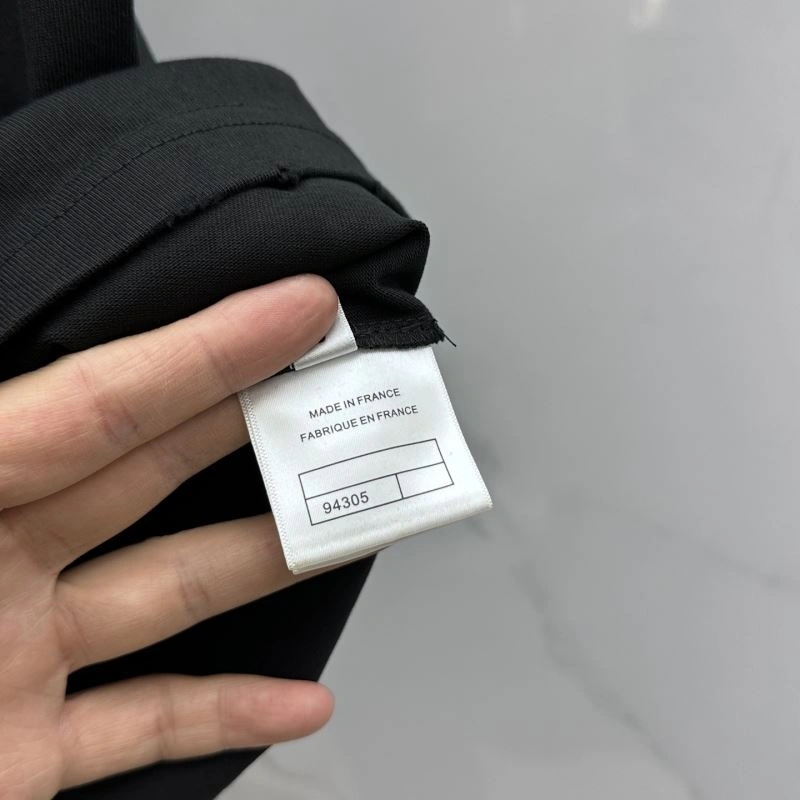 Effortless Chanel T-Shirts 111343