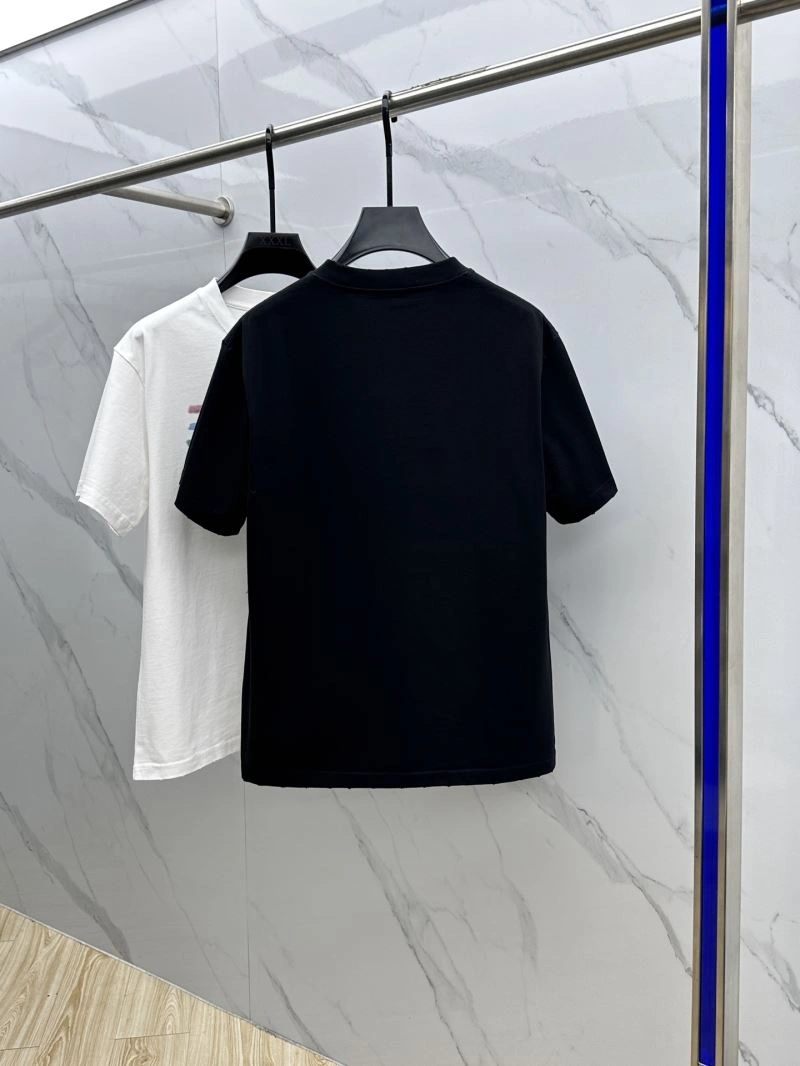 Effortless Chanel T-Shirts 111343