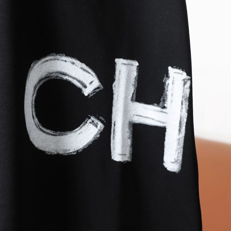 Modern Chanel T-Shirts 111333