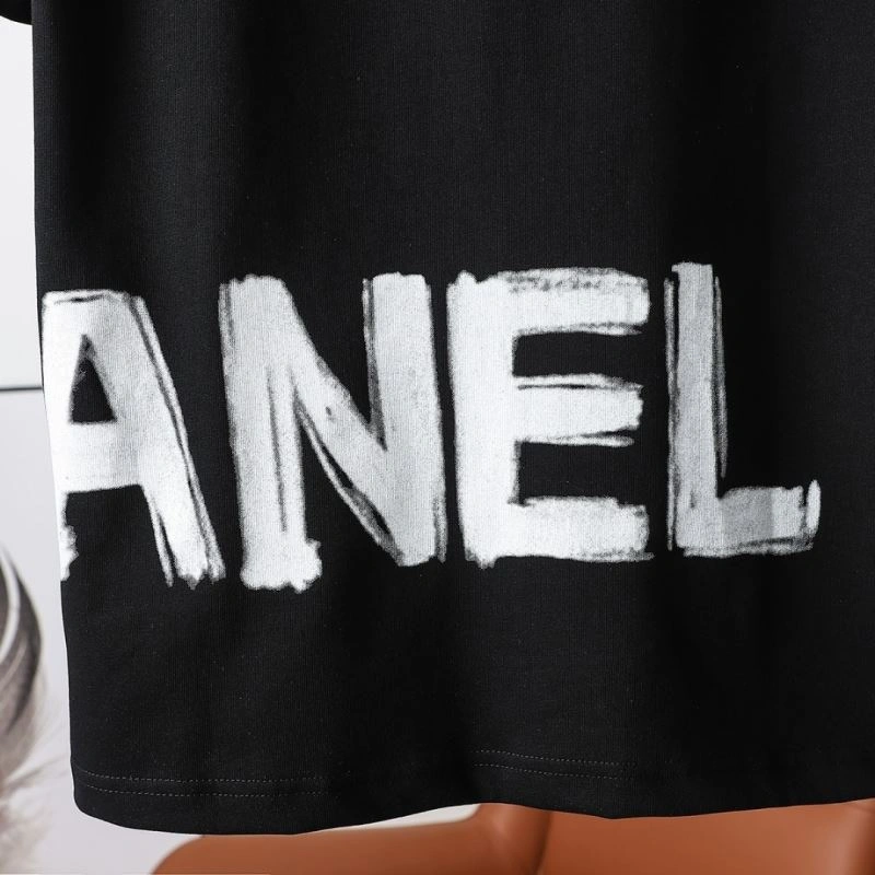 Modern Chanel T-Shirts 111333