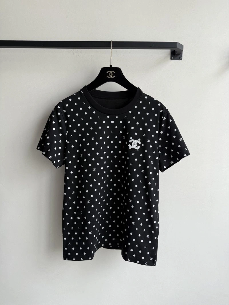 Sleek Chanel T-Shirts 108709