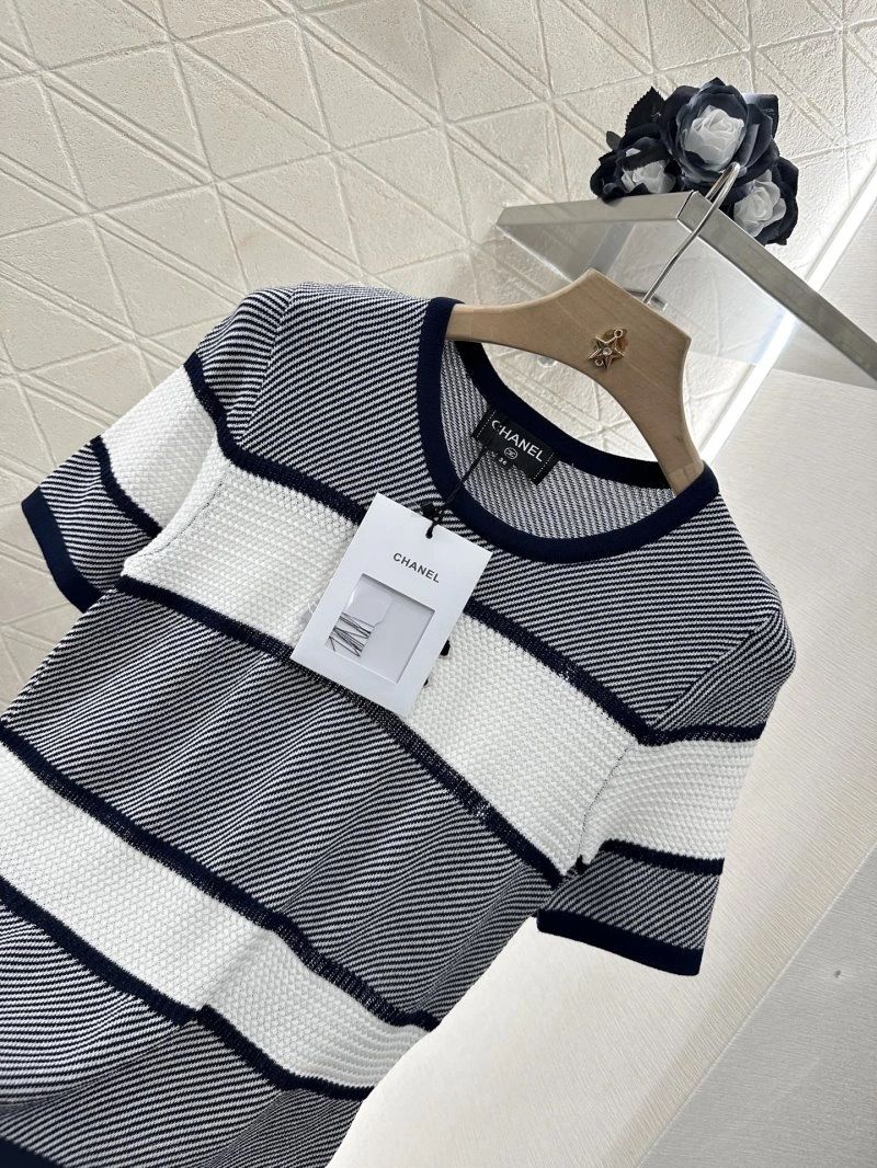 Efficient Chanel T-Shirts 108736