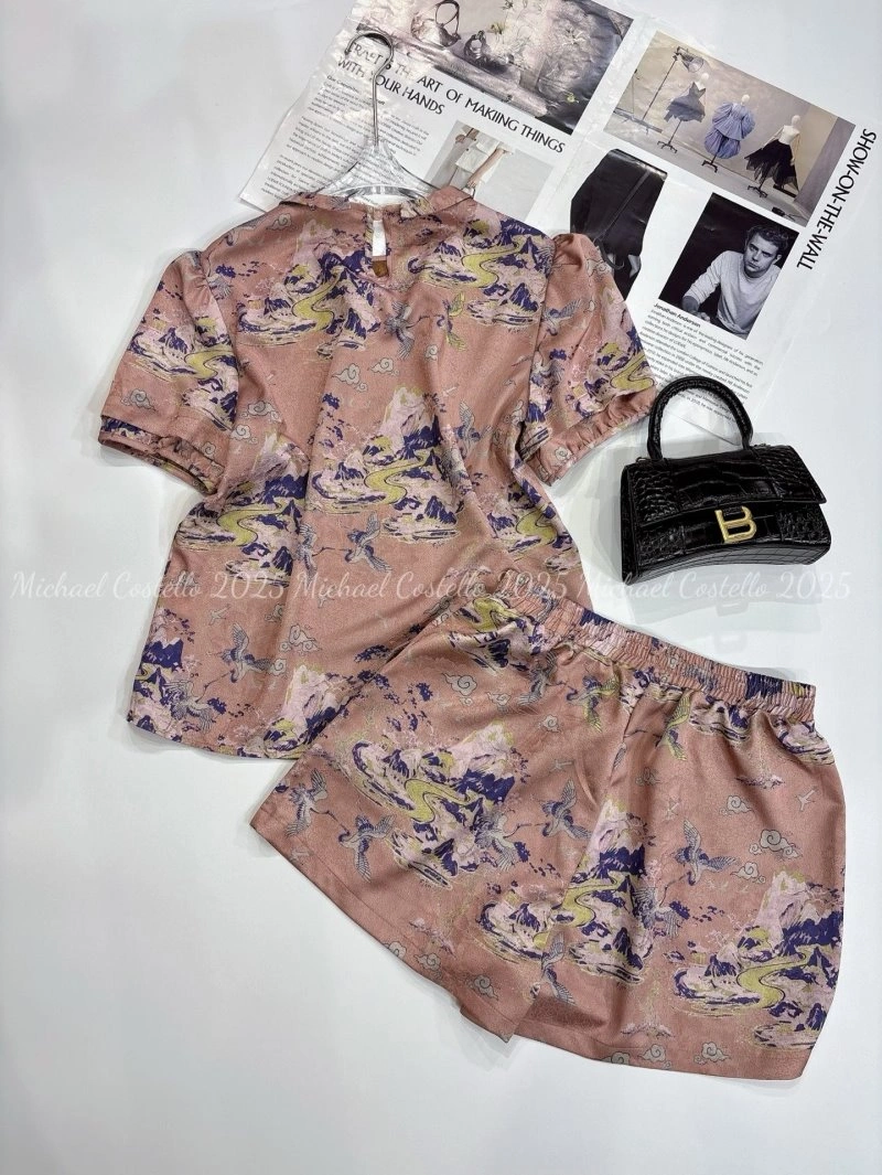 RelaxedFit Chanel T-Shirts 108739