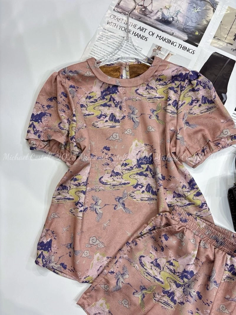 RelaxedFit Chanel T-Shirts 108739