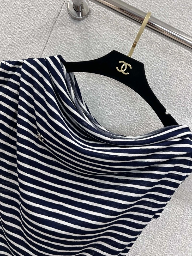 Refined Chanel T-Shirts 108674