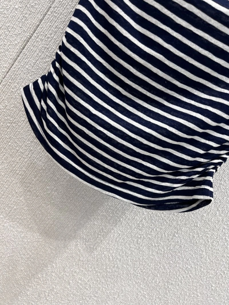 Refined Chanel T-Shirts 108674