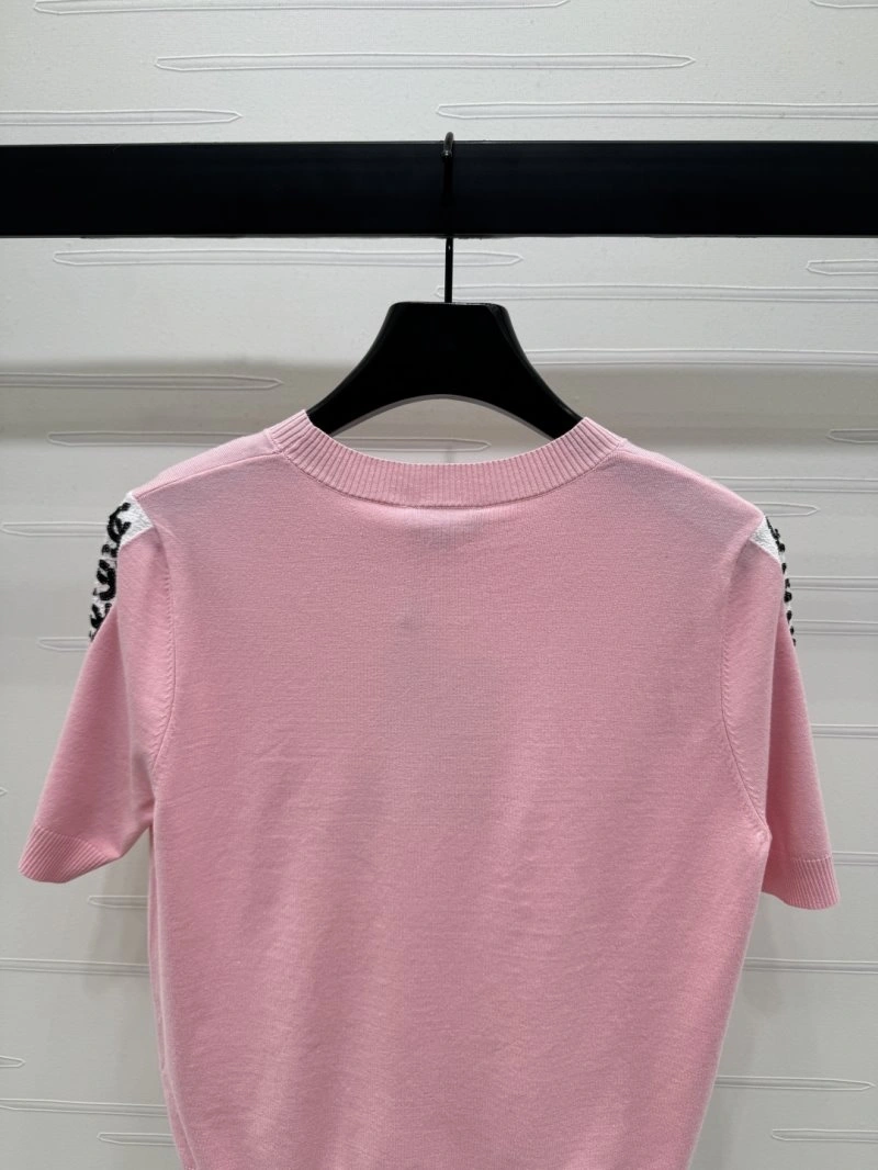 UrbanStyle Chanel T-Shirts 108665