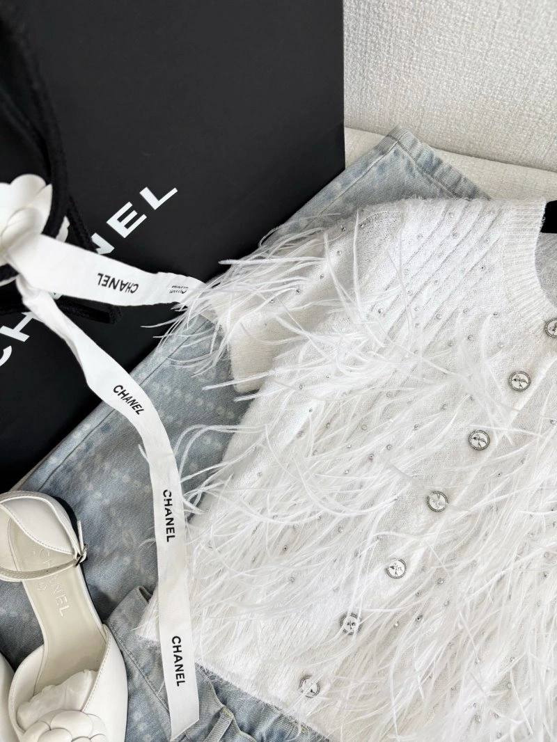 Stretchable Chanel T-Shirts 108655