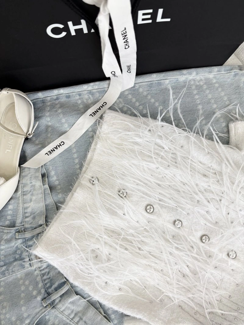 Stretchable Chanel T-Shirts 108655