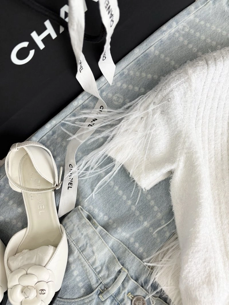 Stretchable Chanel T-Shirts 108655