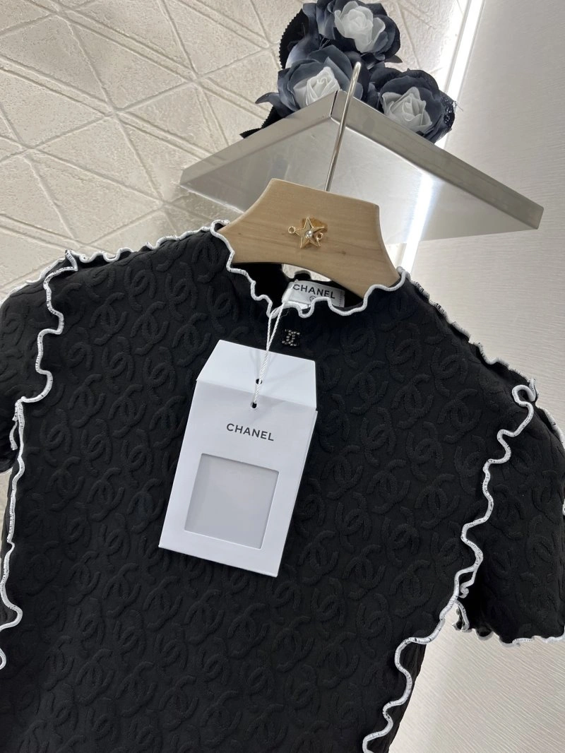 Chanel T-Shirts Bold 108649