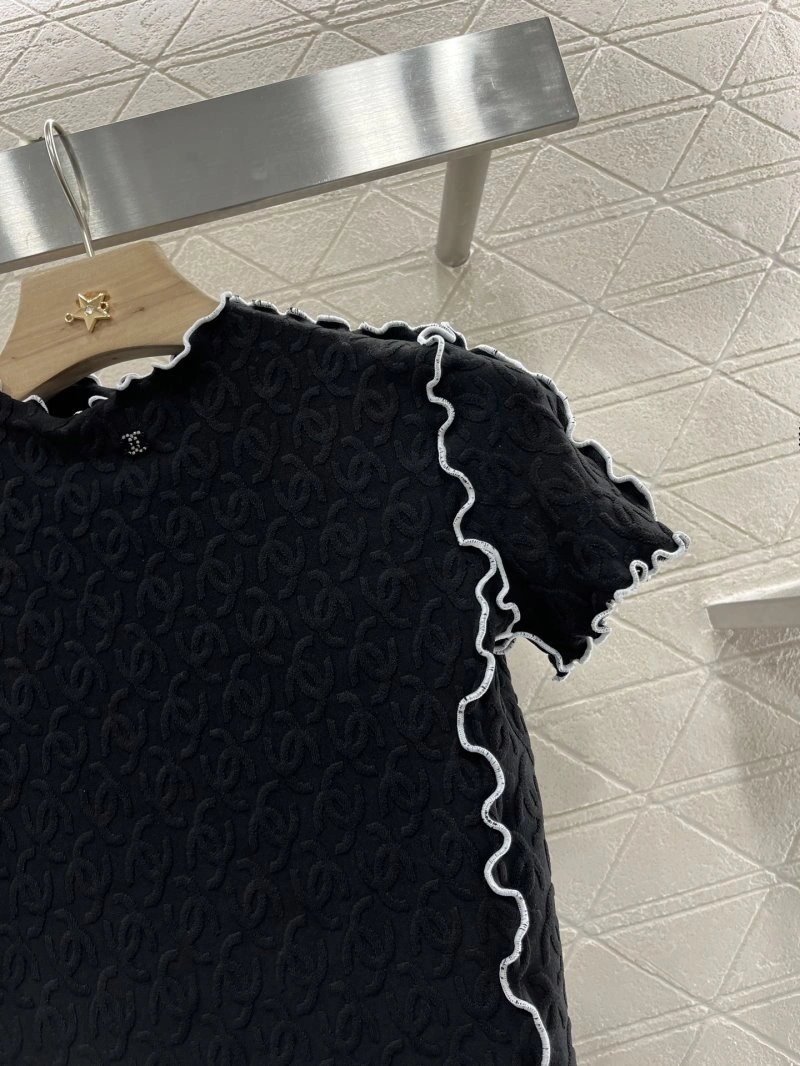 Chanel T-Shirts Bold 108649