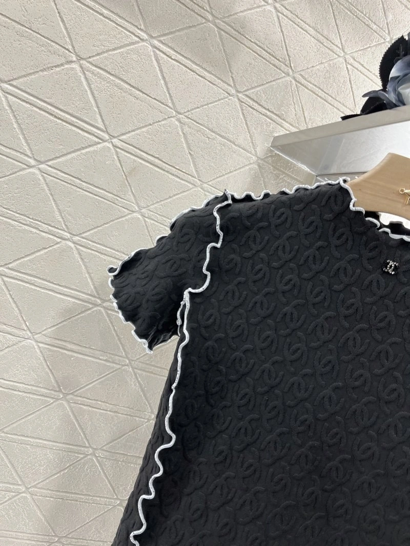 Chanel T-Shirts Bold 108649