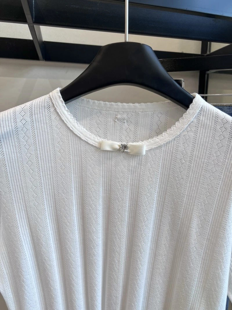 Chanel T-Shirts Lightweight 108637
