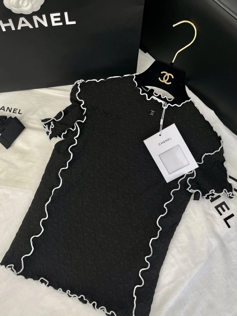 WellDesigned Chanel T-Shirts 108625