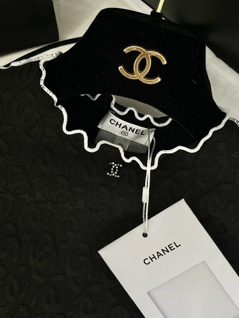 WellDesigned Chanel T-Shirts 108625