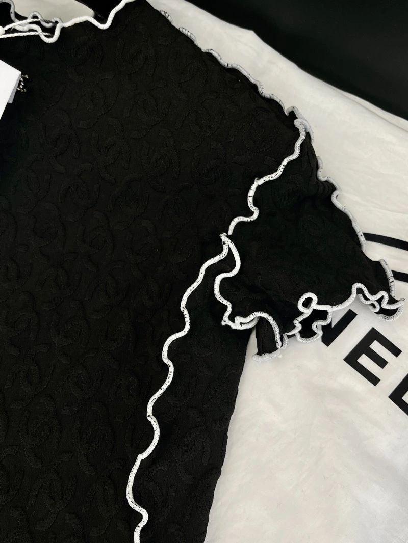 WellDesigned Chanel T-Shirts 108625