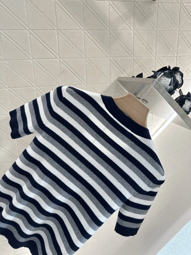 Fashionable Chanel T-Shirts 108601
