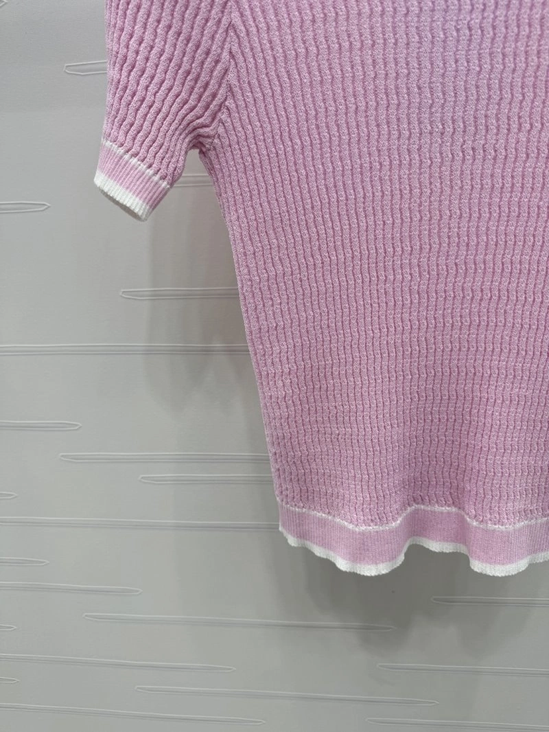 Packable Chanel T-Shirts 108582