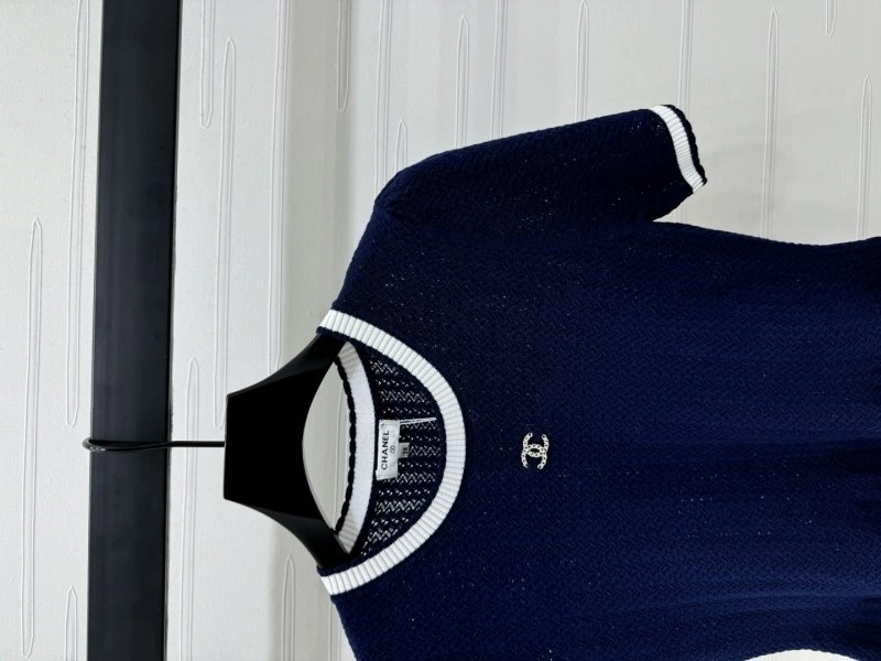Chanel T-Shirts Youthful 108584