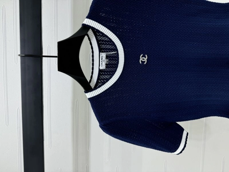 Chanel T-Shirts Youthful 108584