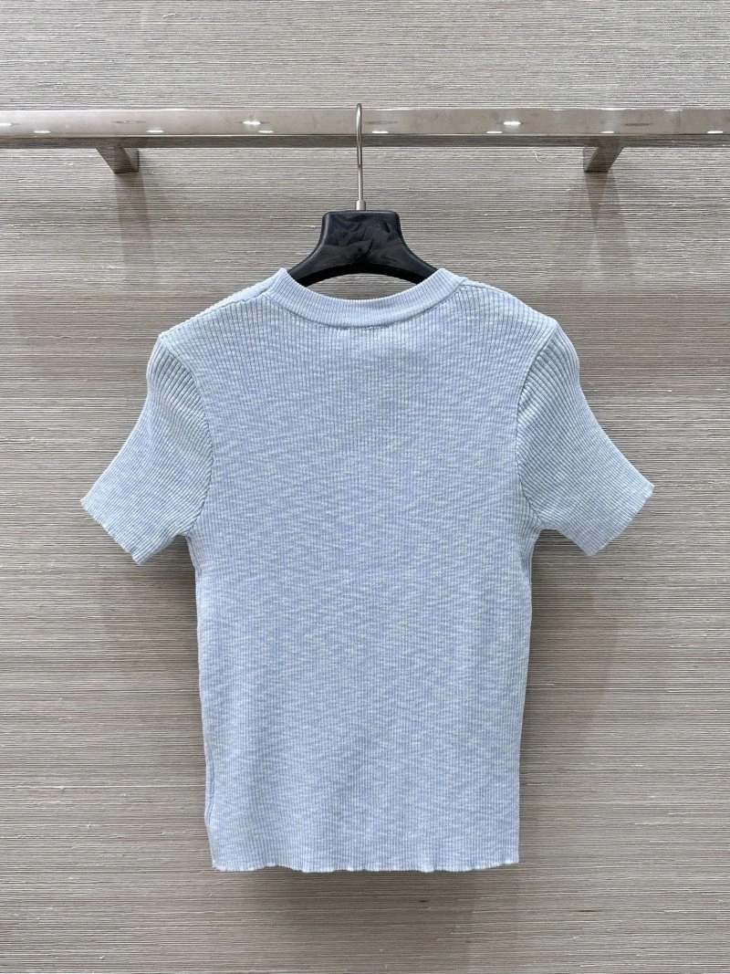 Lightweight Chanel T-Shirts 108587