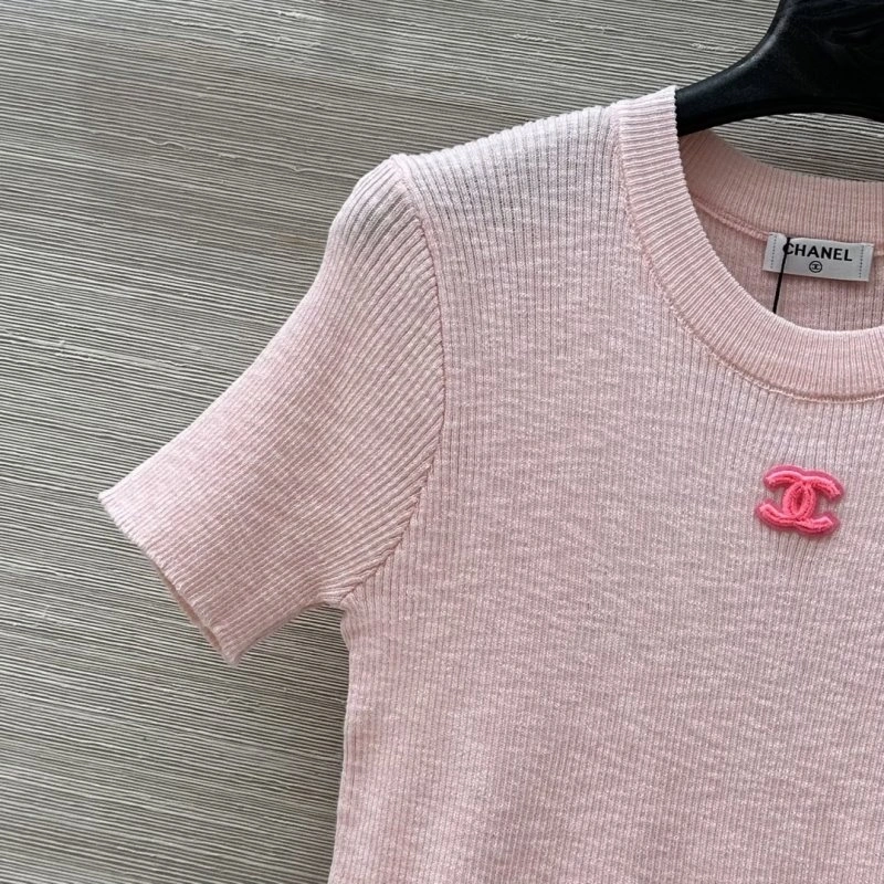 Functional Chanel T-Shirts 108600