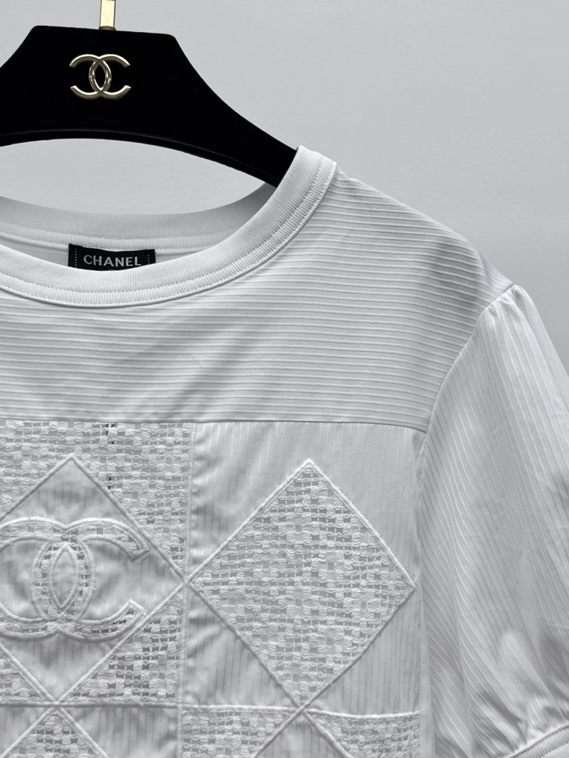 Supportive Chanel T-Shirts 108571