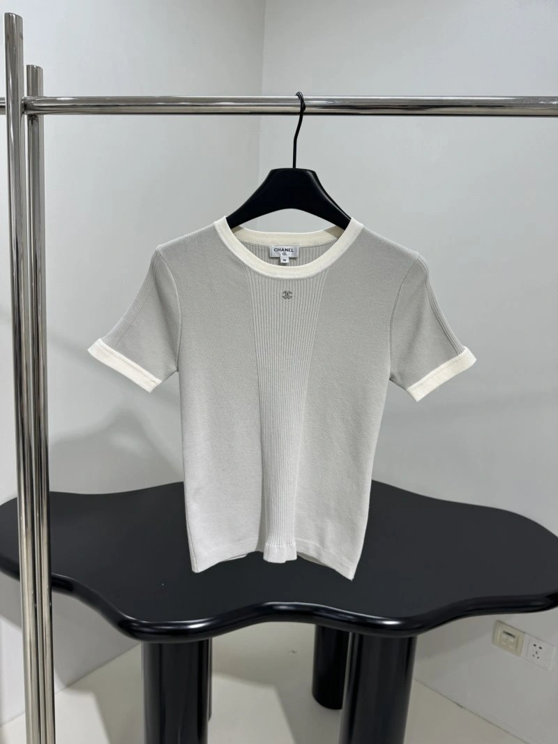 Sleek Chanel T-Shirts 108564