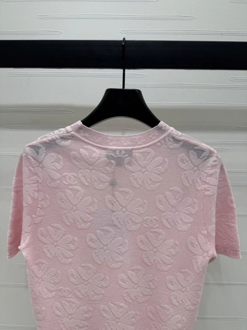 Chanel T-Shirts Minimalist 108551