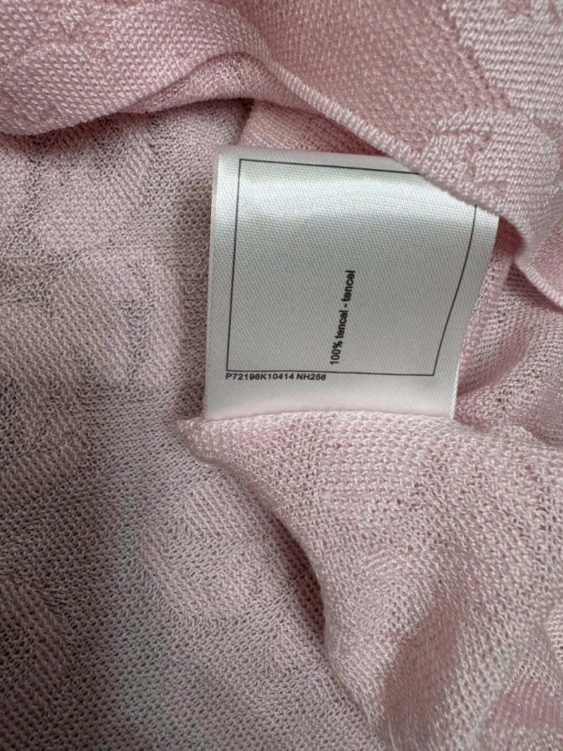 Chanel T-Shirts Minimalist 108551