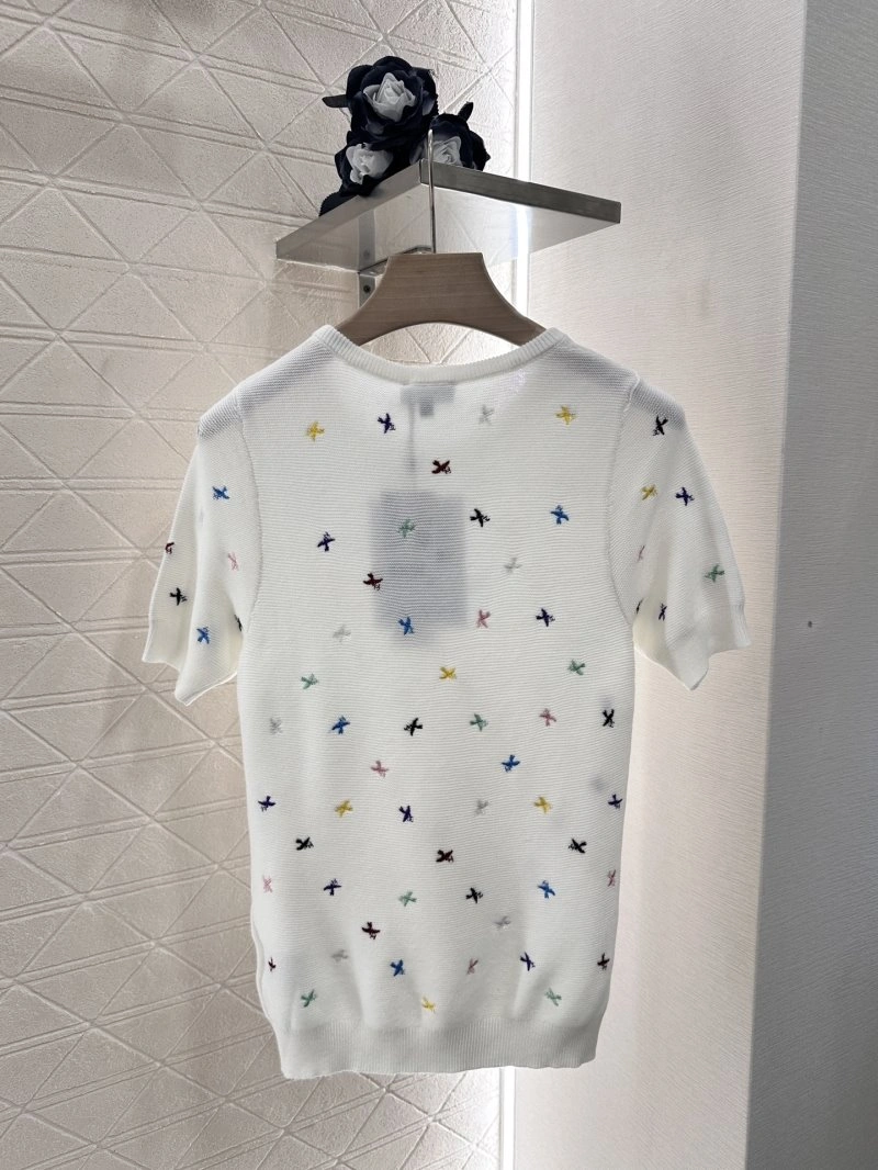 Compact Chanel T-Shirts 110341