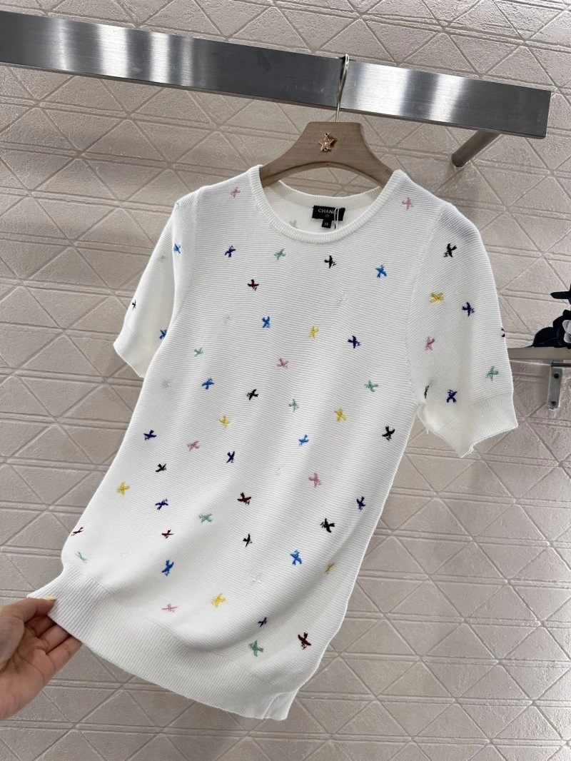 Compact Chanel T-Shirts 110341