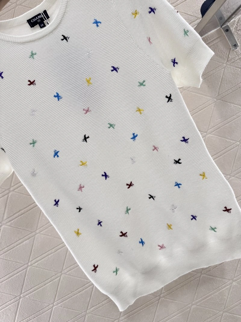 Compact Chanel T-Shirts 110341
