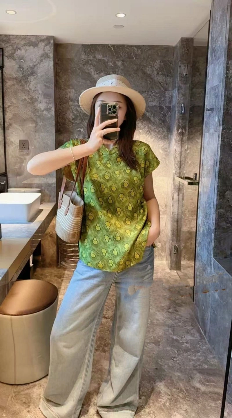 Chanel T-Shirts Resilient 110327