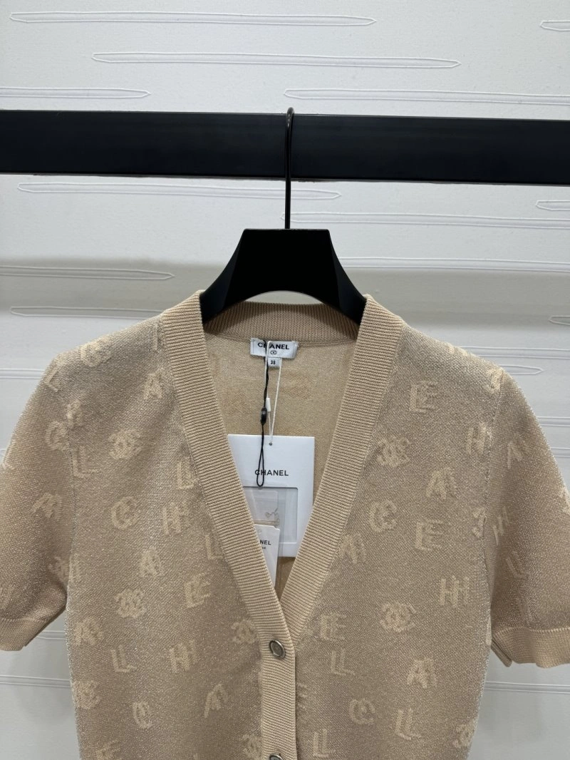 Chanel T-Shirts Sleek 110322