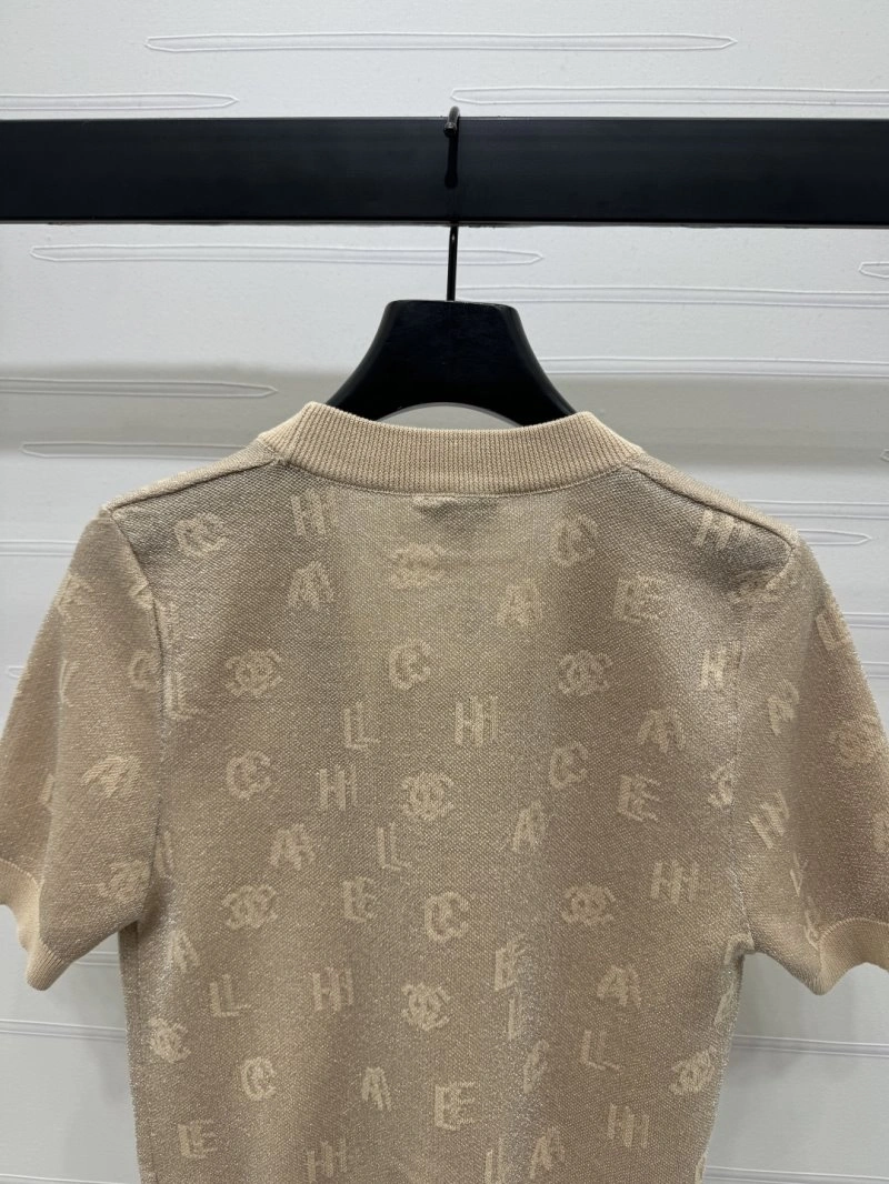Chanel T-Shirts Sleek 110322