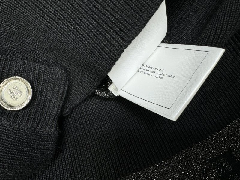 Refined Chanel T-Shirts 110321