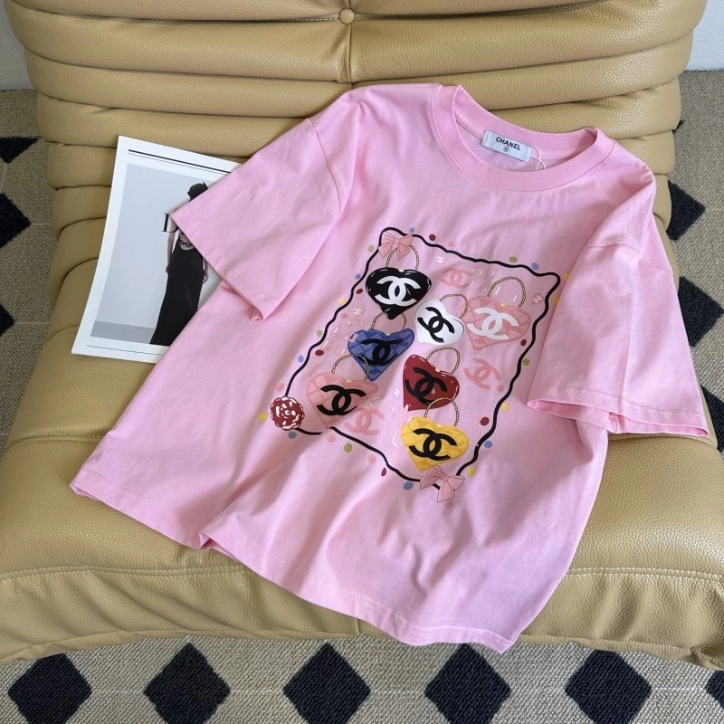 Chanel T-Shirts Versatile 110317