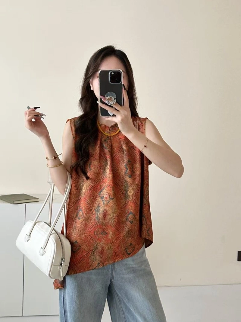 Compact Chanel T-Shirts 110304