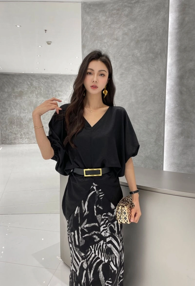 Chanel T-Shirts Versatile 110279